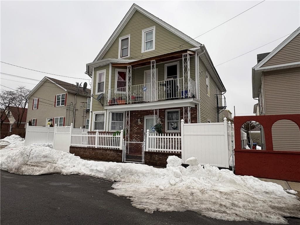 Multi Family at 193 Clarence Street, Providence, photo 4 of 37