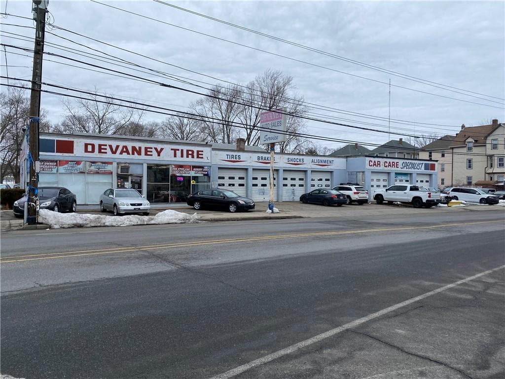 741 N Broadway
