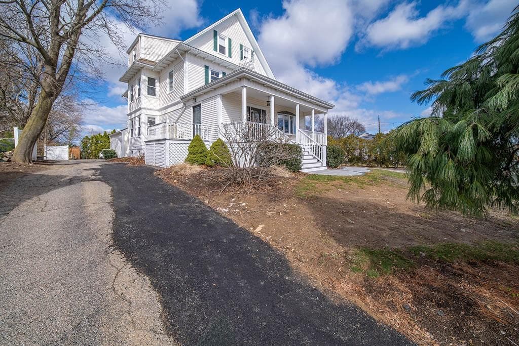 Multi Family at 2919 Pawtucket Avenue, East Providence, photo 6 of 49