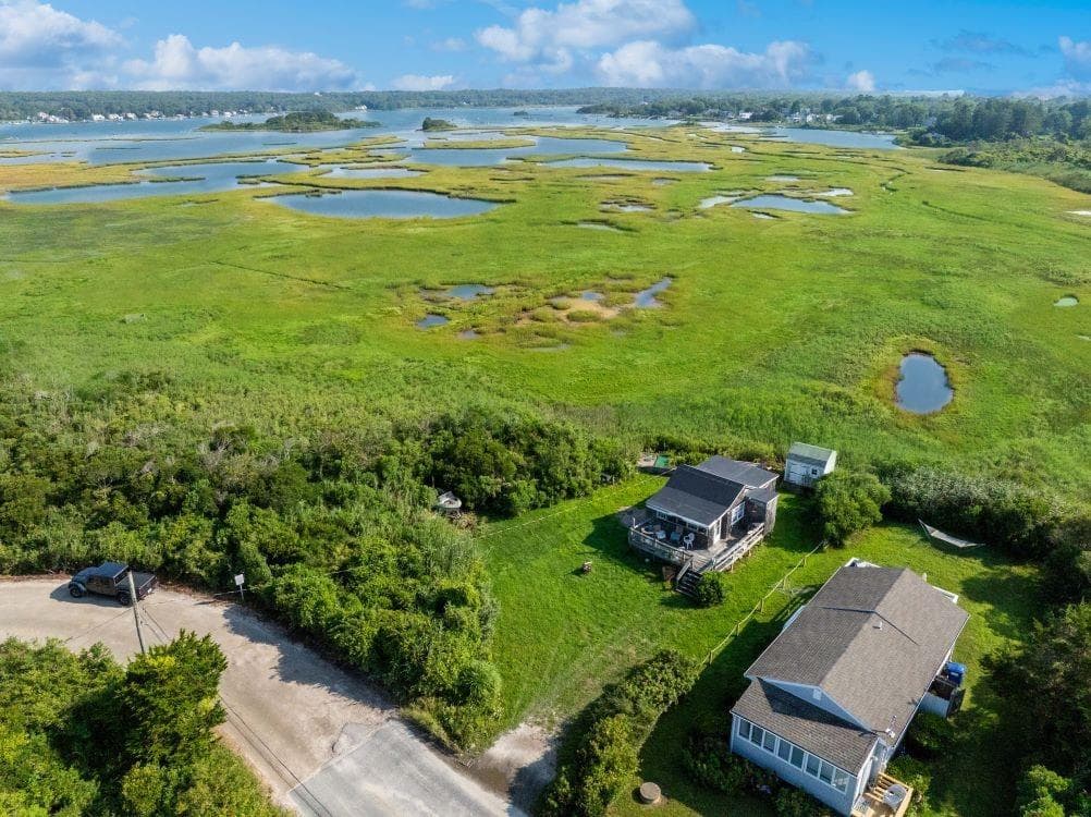 853 W Beach Road photo 2