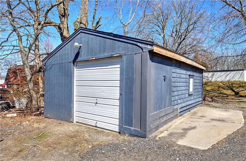 Commercial at 628 Metacom Avenue, Warren, photo 6 of 46