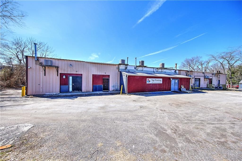 Commercial at 628 Metacom Avenue, Warren, photo 41 of 46