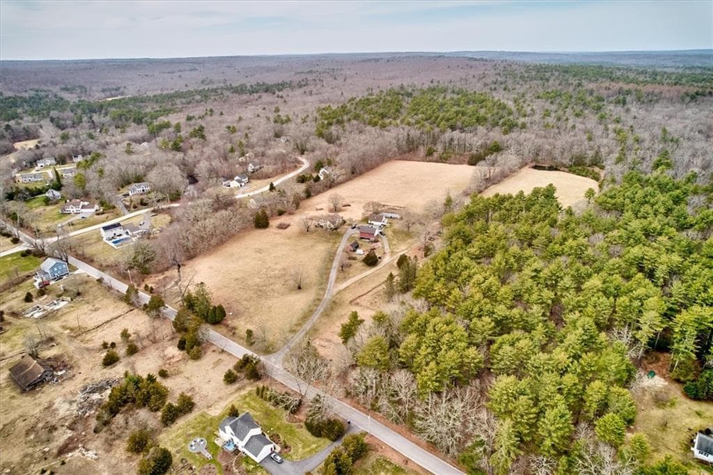 Single Family Residence at 58 Dye Hill Road, Hopkinton, photo 5 of 14