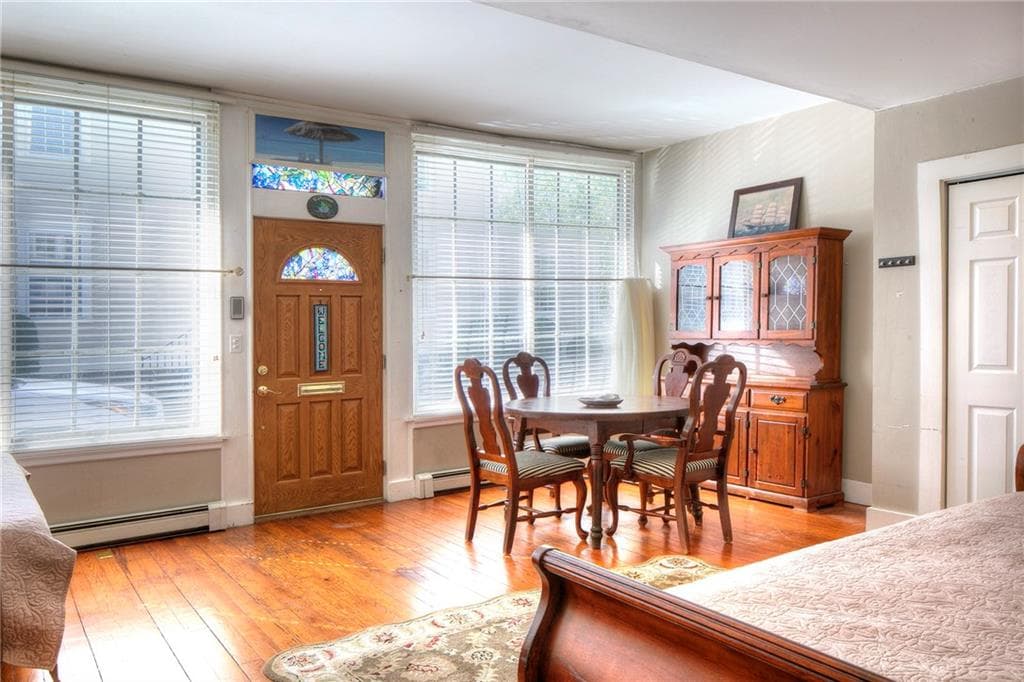 Single Family Residence at 98 100 John Street, Newport, photo 24 of 33