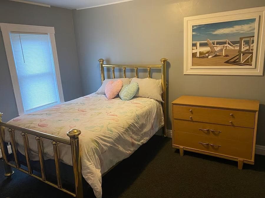 1040 Cranston Street photo 36