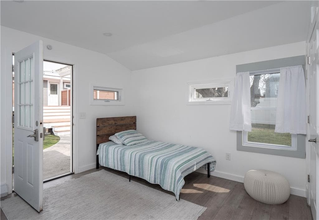 100 Renfrew Avenue photo 26