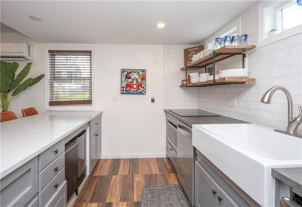 100 Renfrew Avenue photo 10