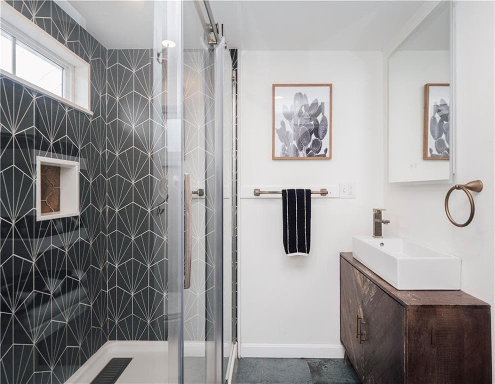 100 Renfrew Avenue photo 14