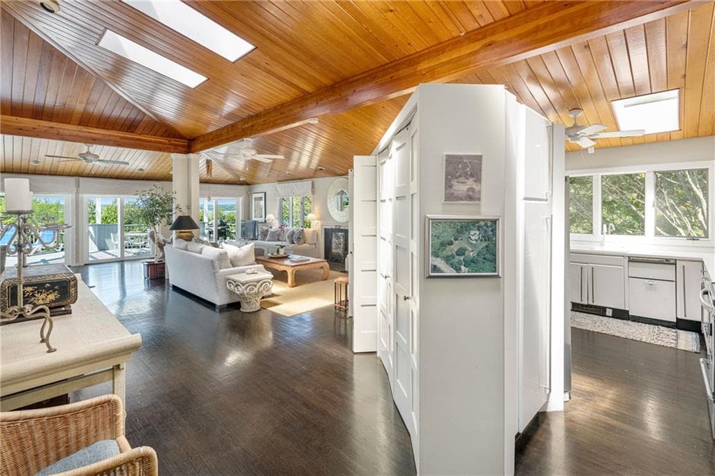 Single Family Residence at 76 Battery Lane, Jamestown, photo 14 of 36