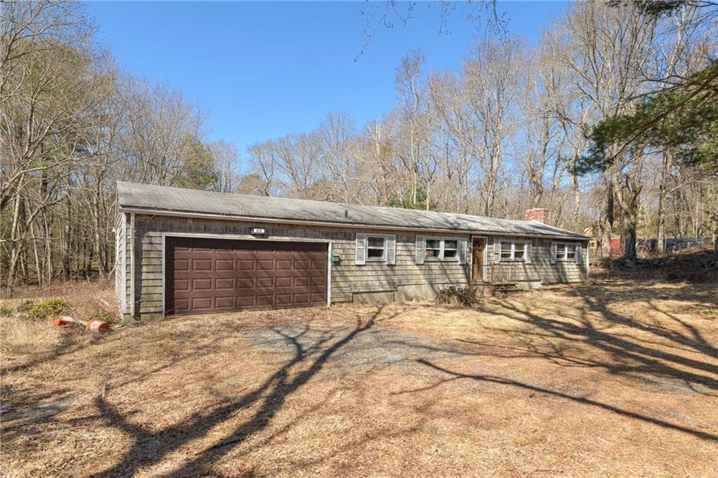 Single Family Residence at 213 Hallville Road, Exeter, photo 13 of 20