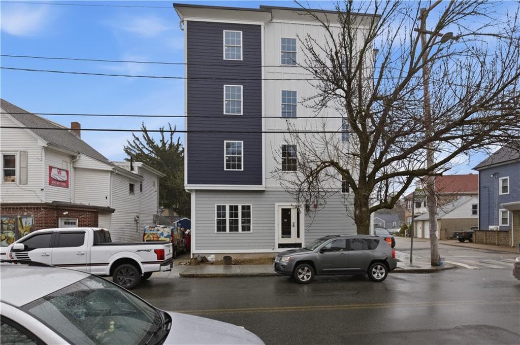 241 Pocasset Avenue photo 2