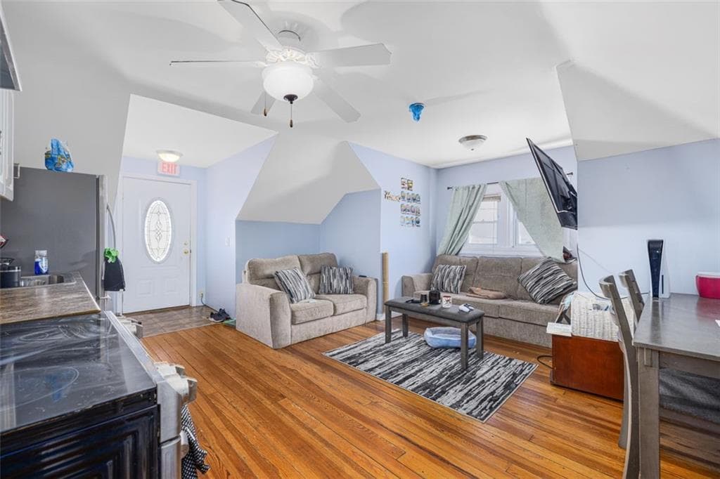1137 Charles Street photo 17