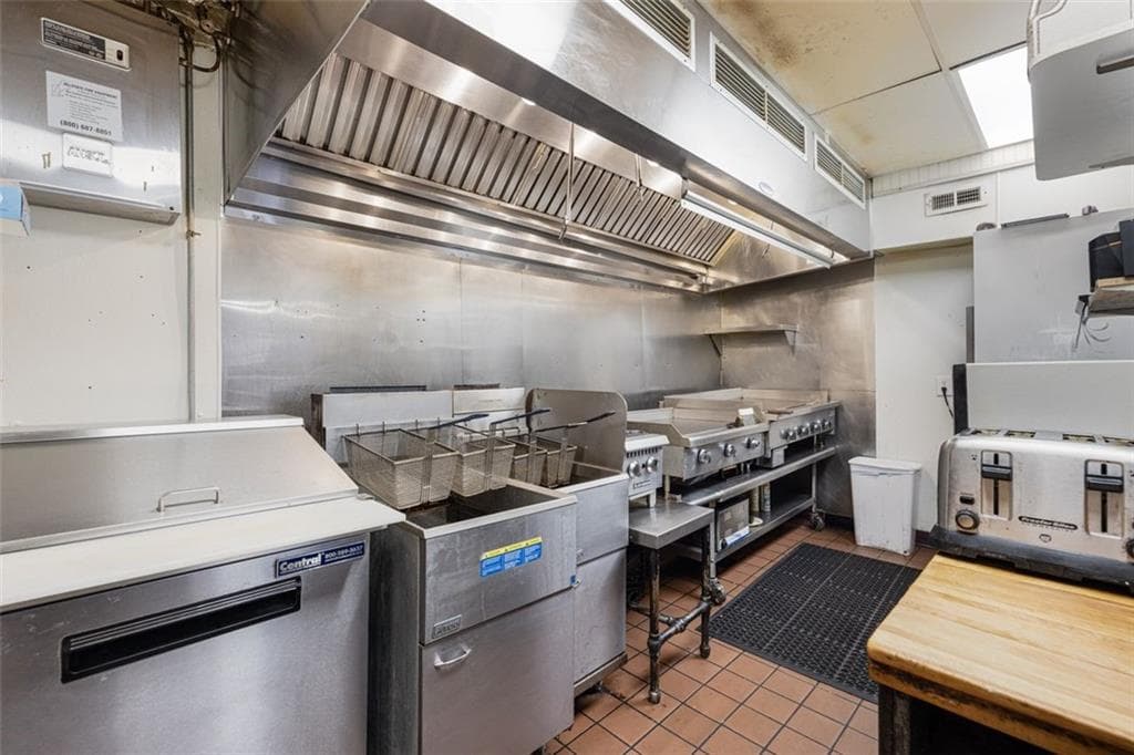 1137 Charles Street photo 12