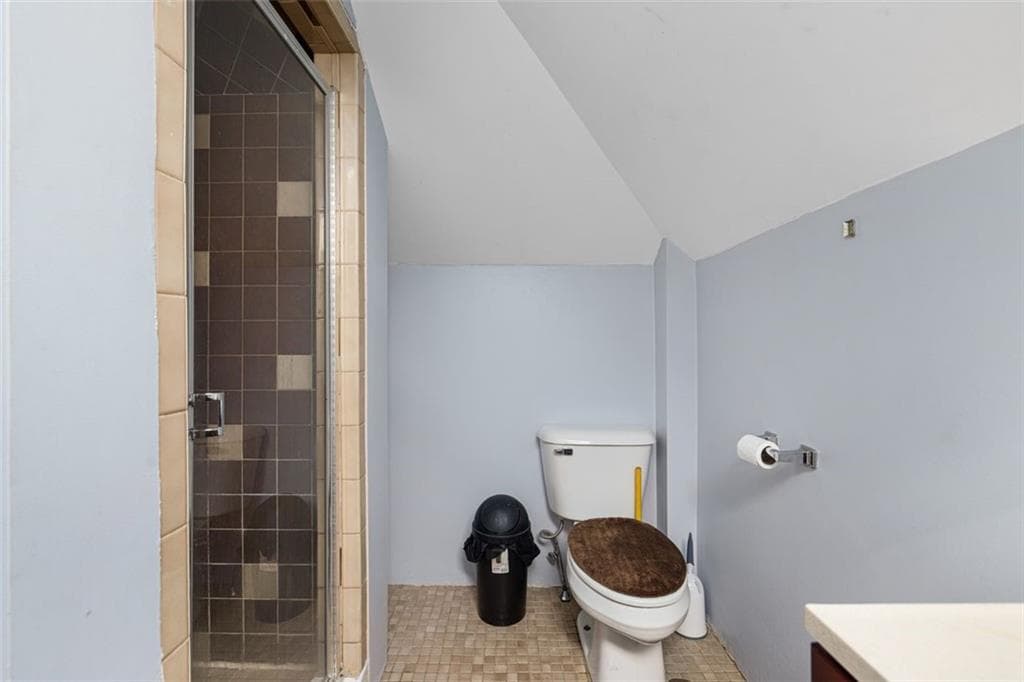 1137 Charles Street photo 22