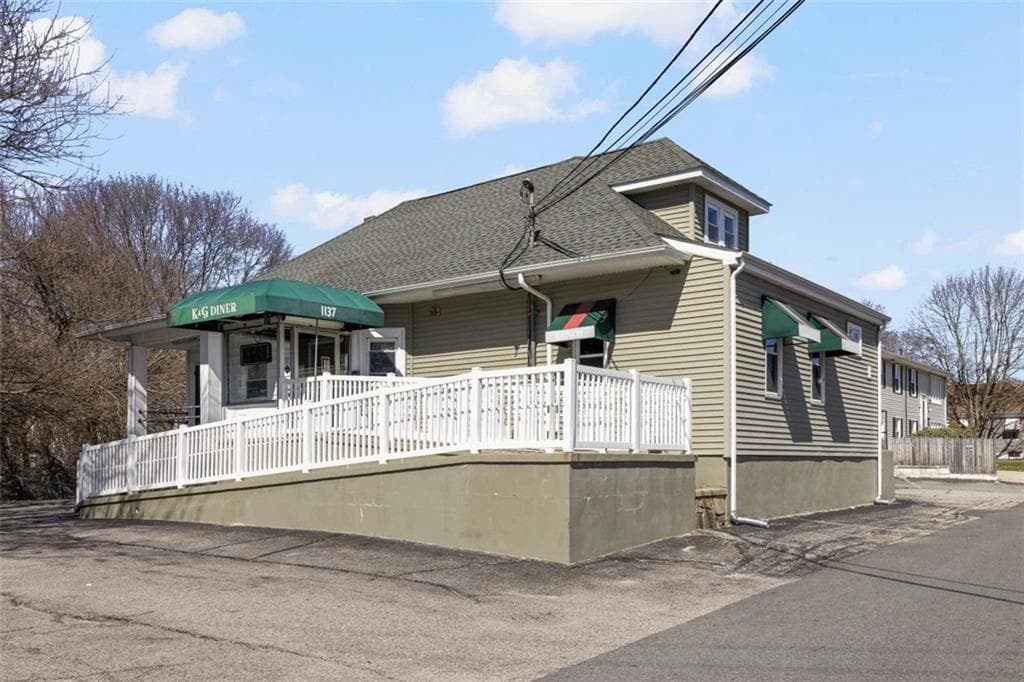 1137 Charles Street