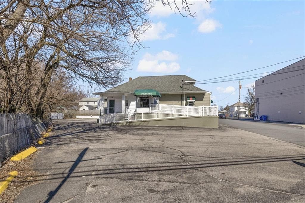 1137 Charles Street photo 38