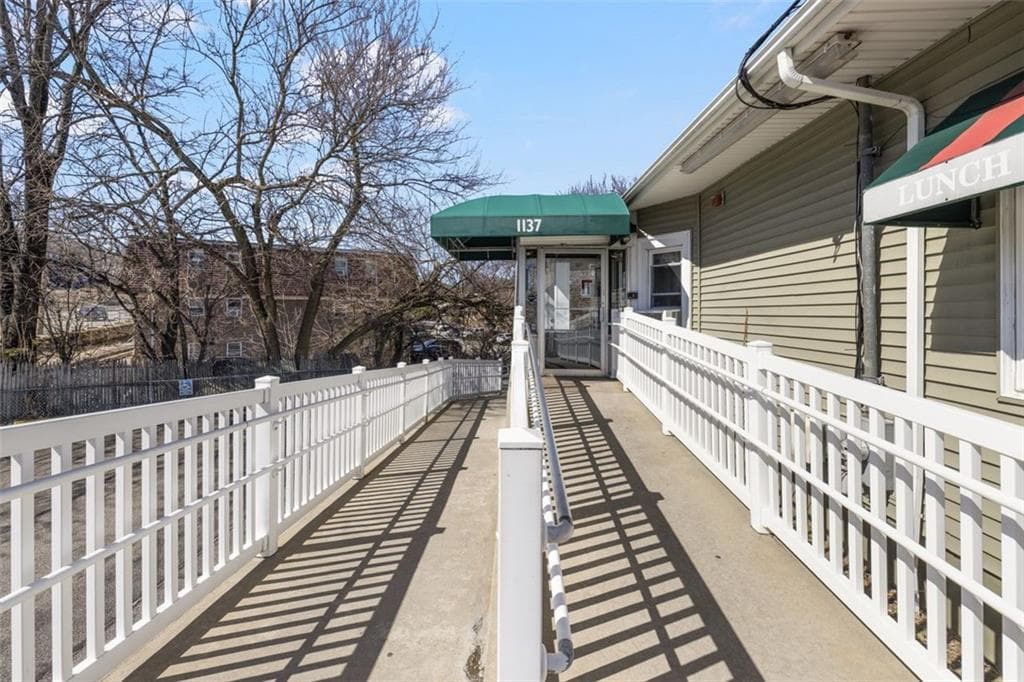 1137 Charles Street photo 41