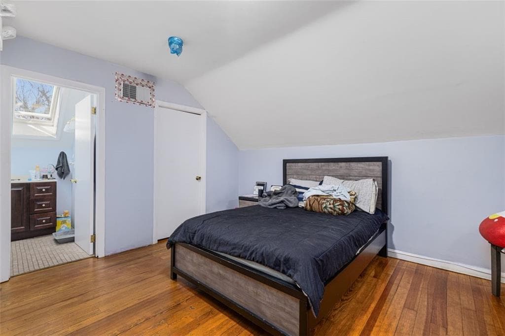 1137 Charles Street photo 19