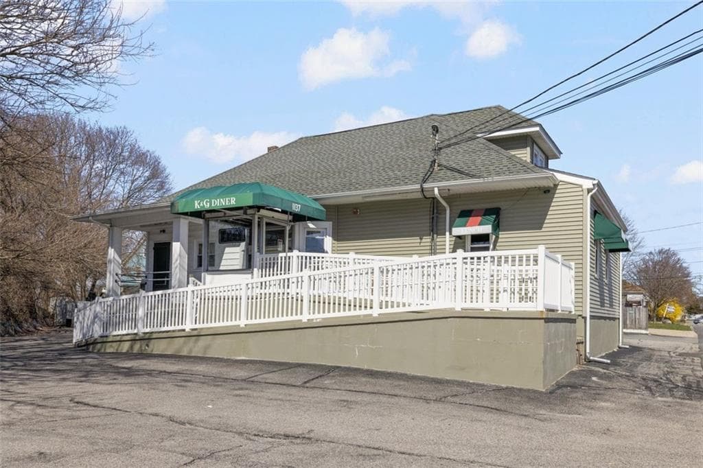 1137 Charles Street photo 35