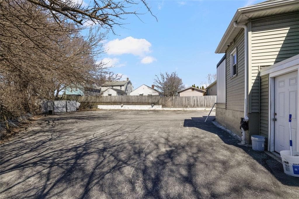 1137 Charles Street photo 31