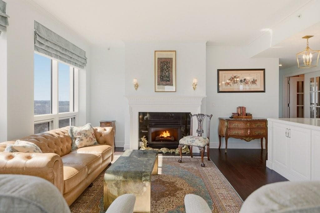 Condominium at 1 Tower Drive UNIT 1806, Portsmouth, photo 13 of 49
