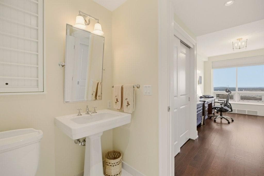 Condominium at 1 Tower Drive UNIT 1806, Portsmouth, photo 43 of 49