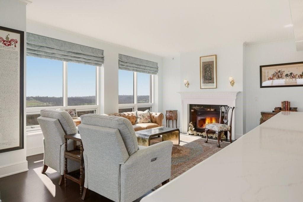 Condominium at 1 Tower Drive UNIT 1806, Portsmouth, photo 12 of 49
