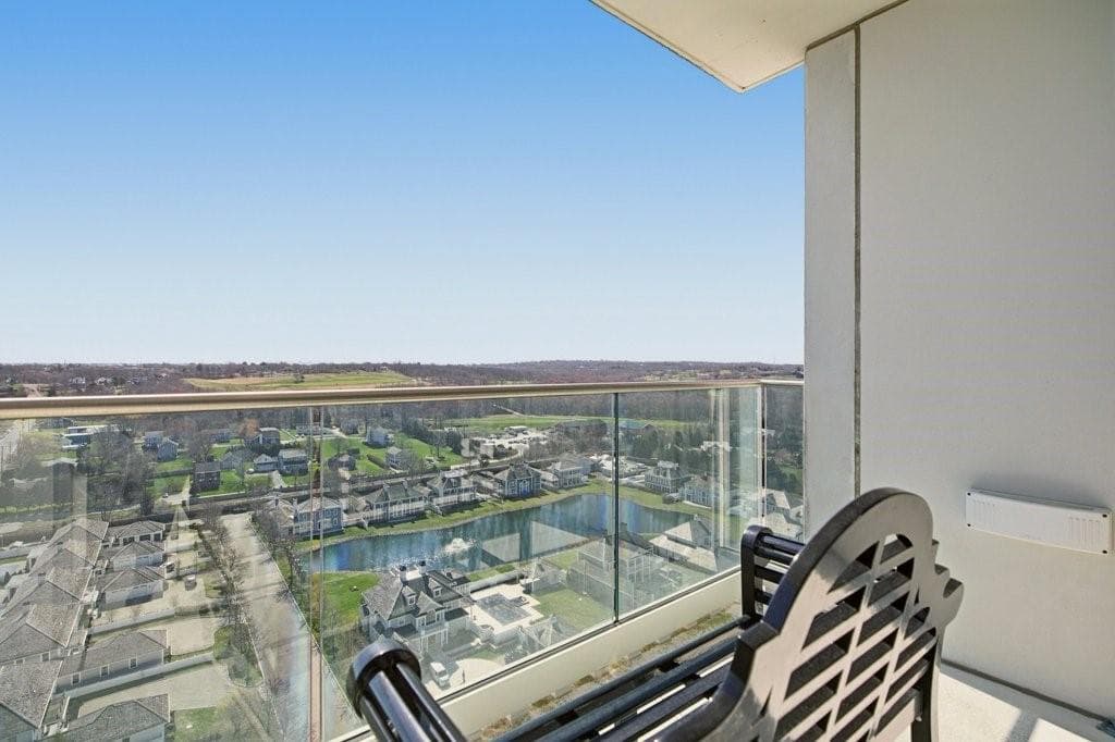Condominium at 1 Tower Drive UNIT 1806, Portsmouth, photo 22 of 49