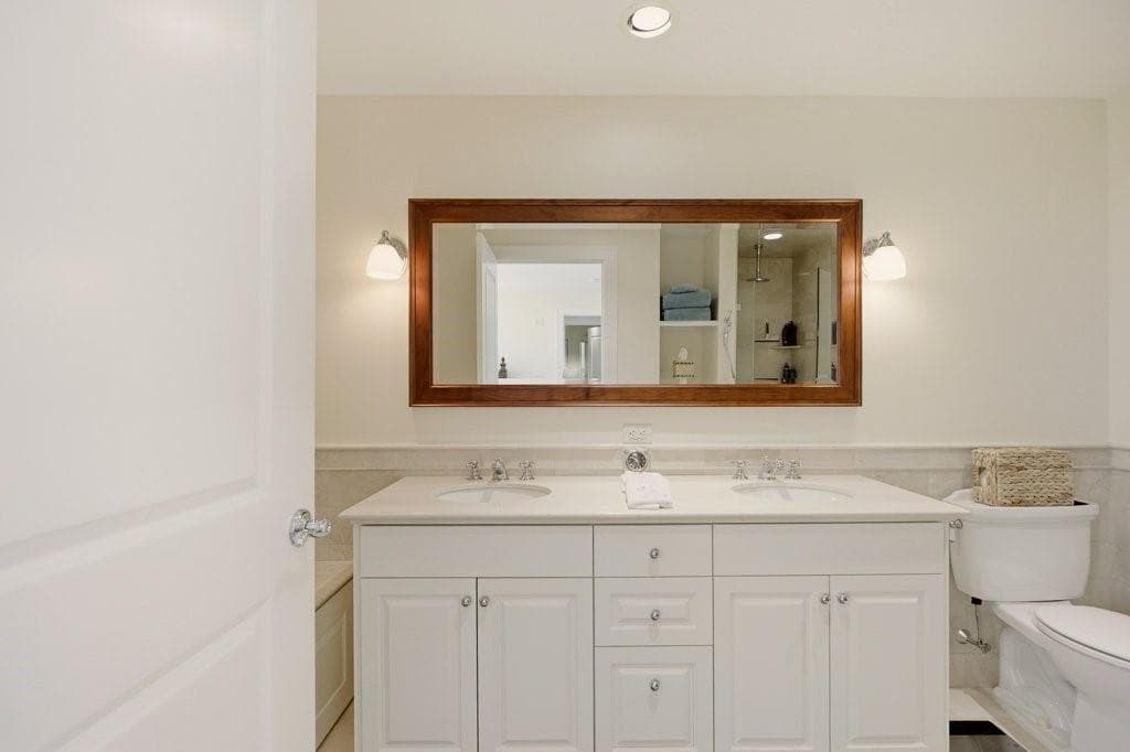 Condominium at 1 Tower Drive UNIT 1806, Portsmouth, photo 32 of 49