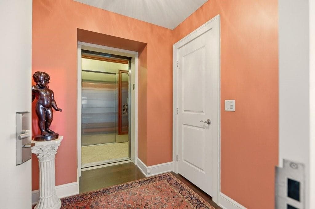 Condominium at 1 Tower Drive UNIT 1806, Portsmouth, photo 5 of 49
