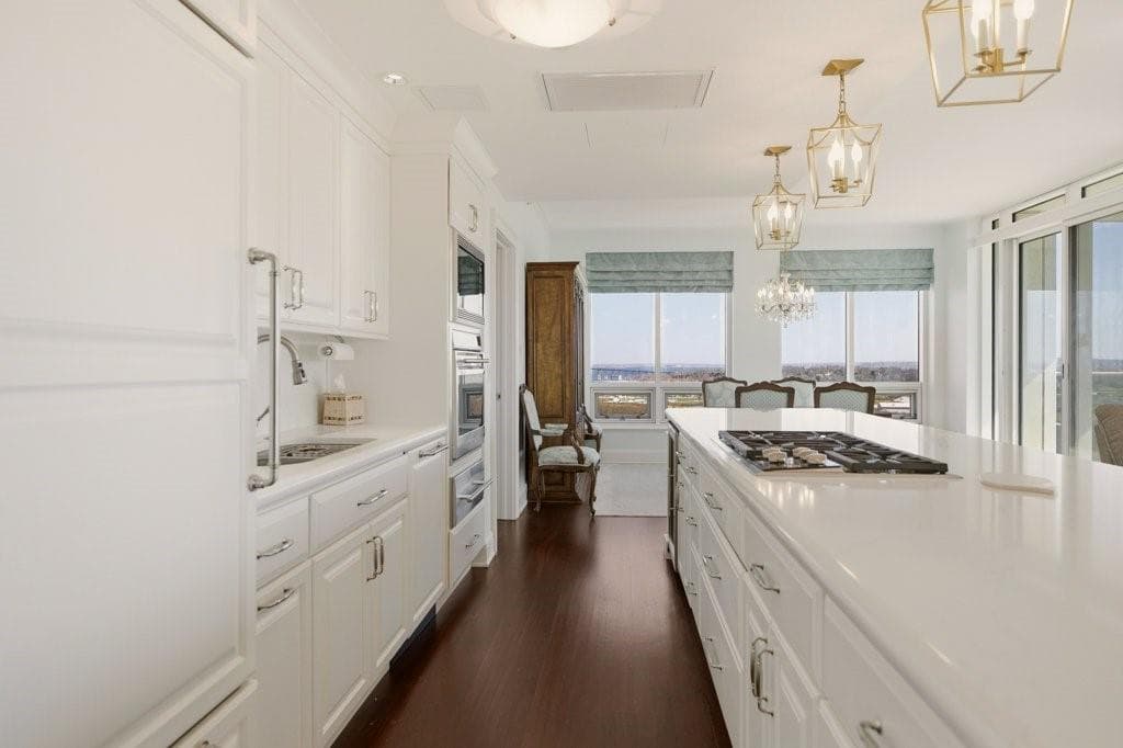 Condominium at 1 Tower Drive UNIT 1806, Portsmouth, photo 9 of 49