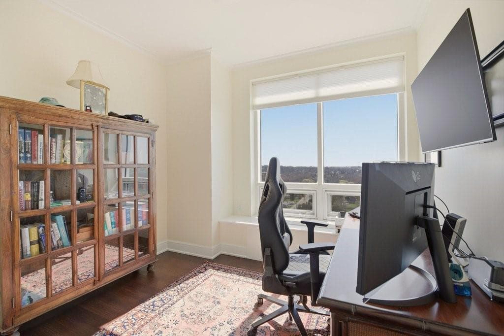 Condominium at 1 Tower Drive UNIT 1806, Portsmouth, photo 24 of 49