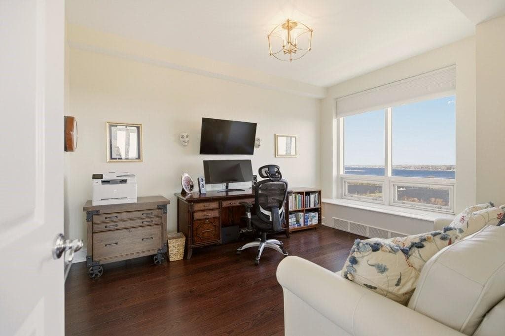 Condominium at 1 Tower Drive UNIT 1806, Portsmouth, photo 38 of 49