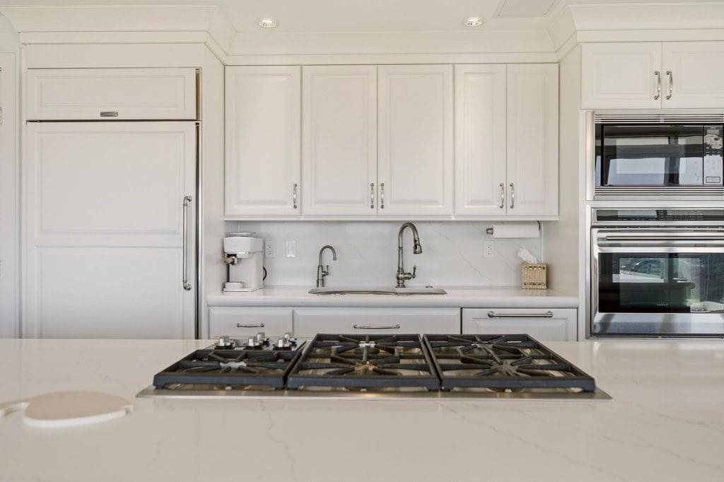 Condominium at 1 Tower Drive UNIT 1806, Portsmouth, photo 10 of 49