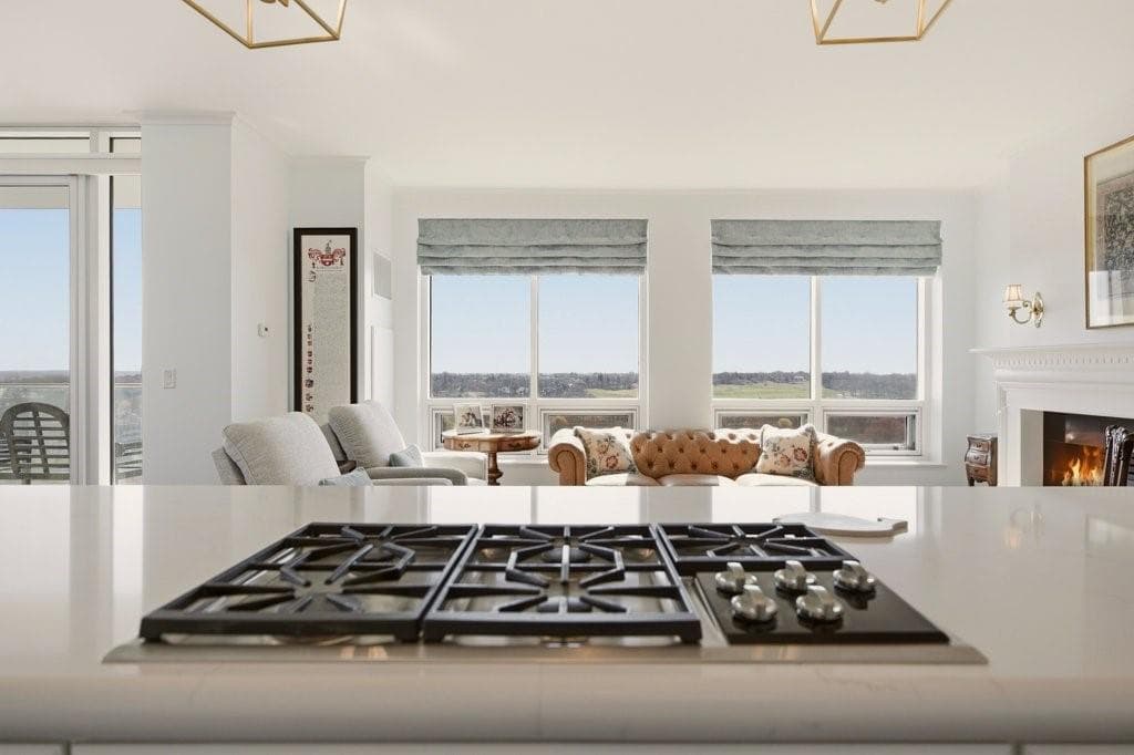 Condominium at 1 Tower Drive UNIT 1806, Portsmouth, photo 14 of 49