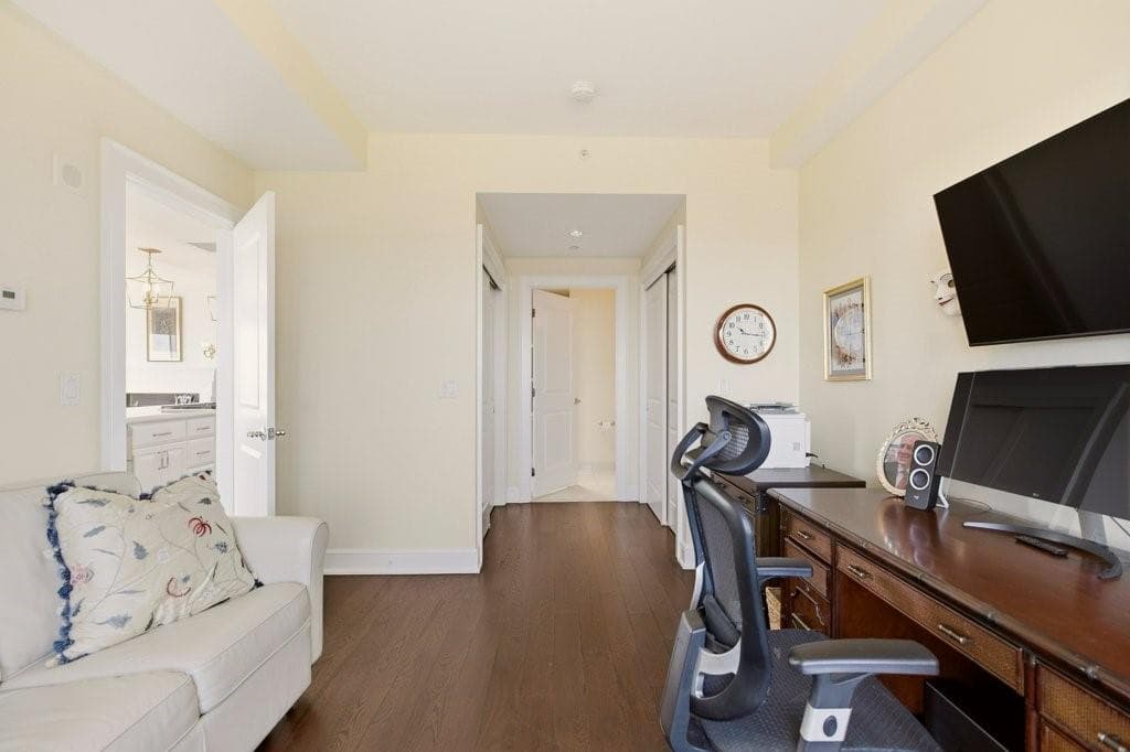 Condominium at 1 Tower Drive UNIT 1806, Portsmouth, photo 41 of 49