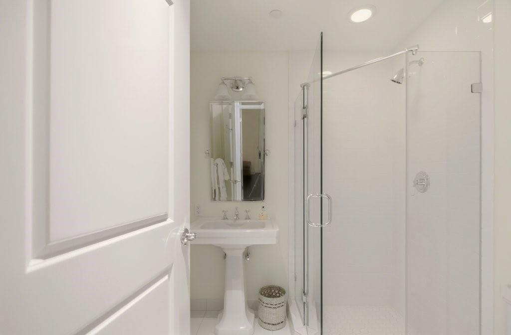 Condominium at 1 Tower Drive UNIT 1806, Portsmouth, photo 37 of 49