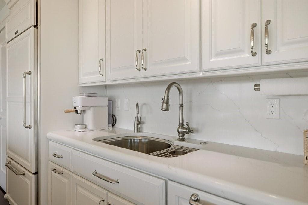 Condominium at 1 Tower Drive UNIT 1806, Portsmouth, photo 15 of 49