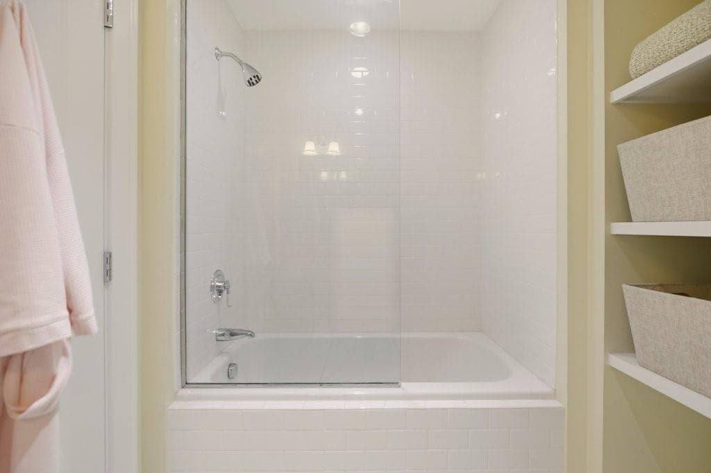 Condominium at 1 Tower Drive UNIT 1806, Portsmouth, photo 44 of 49