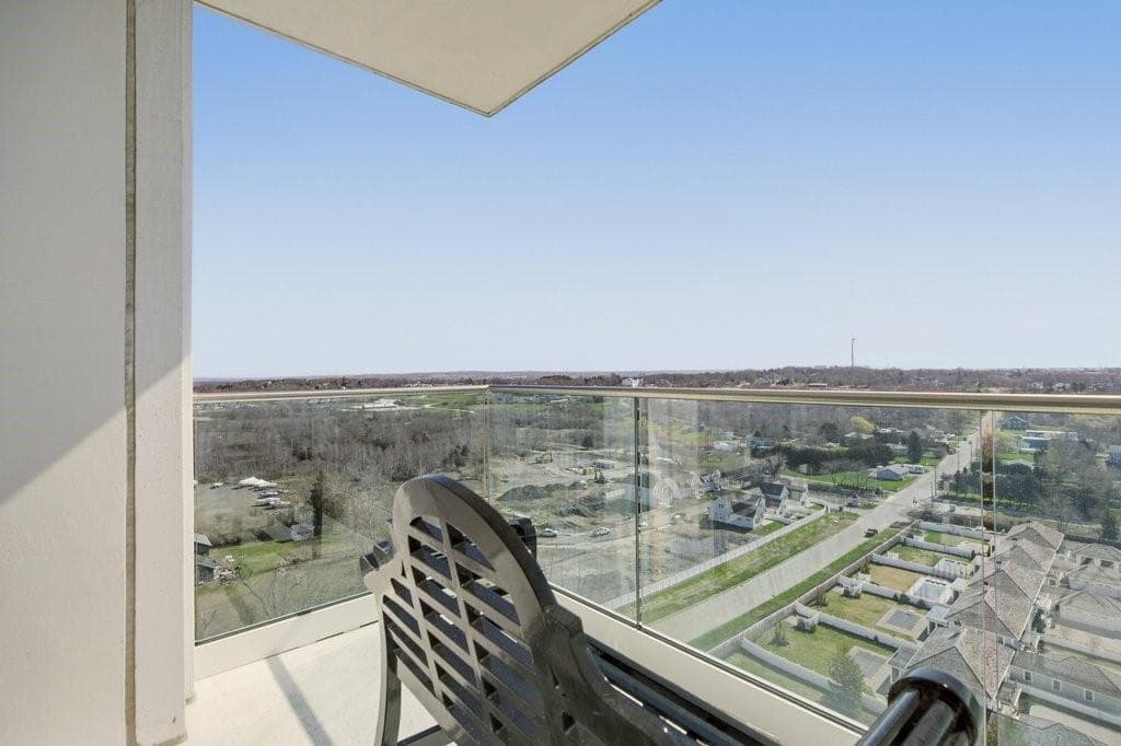 Condominium at 1 Tower Drive UNIT 1806, Portsmouth, photo 21 of 49