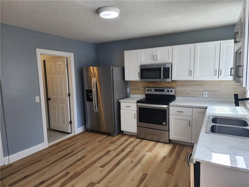 Single Family Residence at 20 Vanderwater Street, Providence, photo 9 of 29