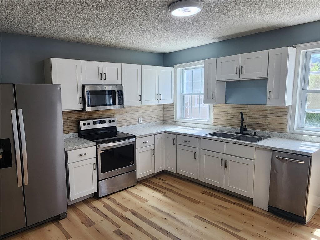 Single Family Residence at 20 Vanderwater Street, Providence, photo 10 of 29