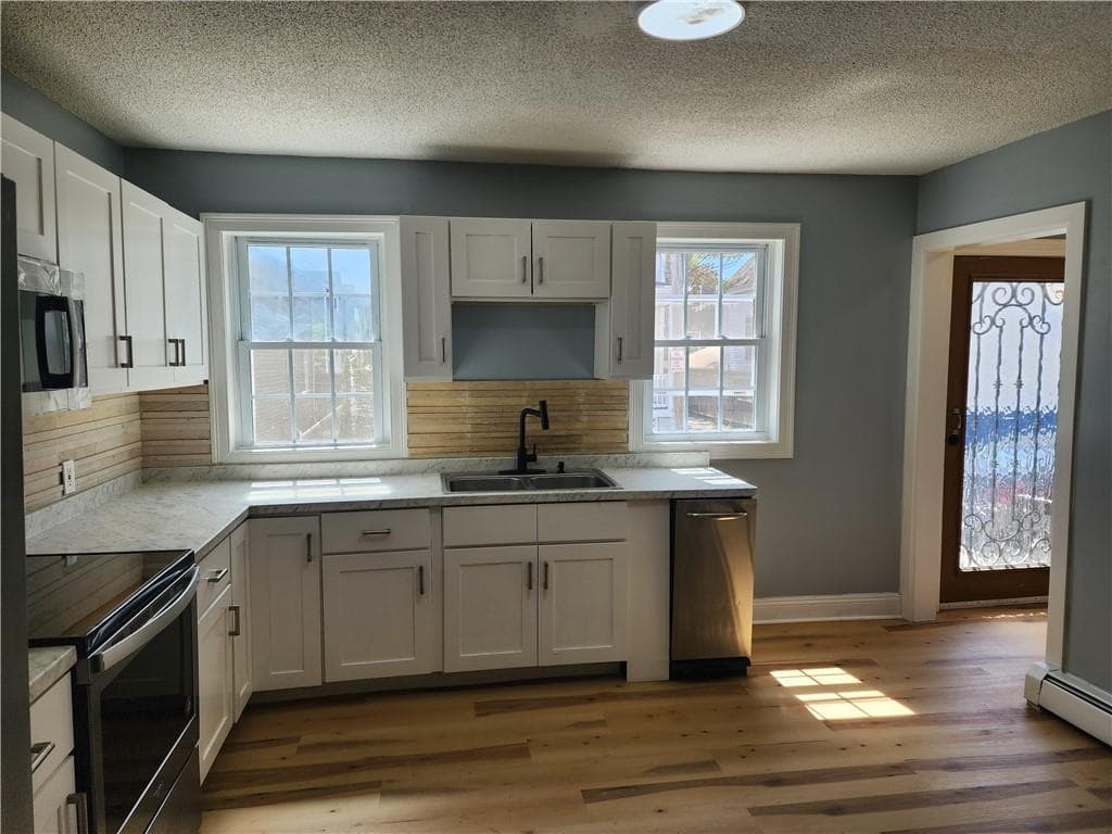 Single Family Residence at 20 Vanderwater Street, Providence, photo 11 of 29