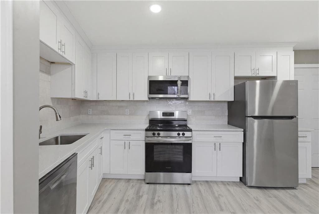 241 Pocasset Avenue photo 32