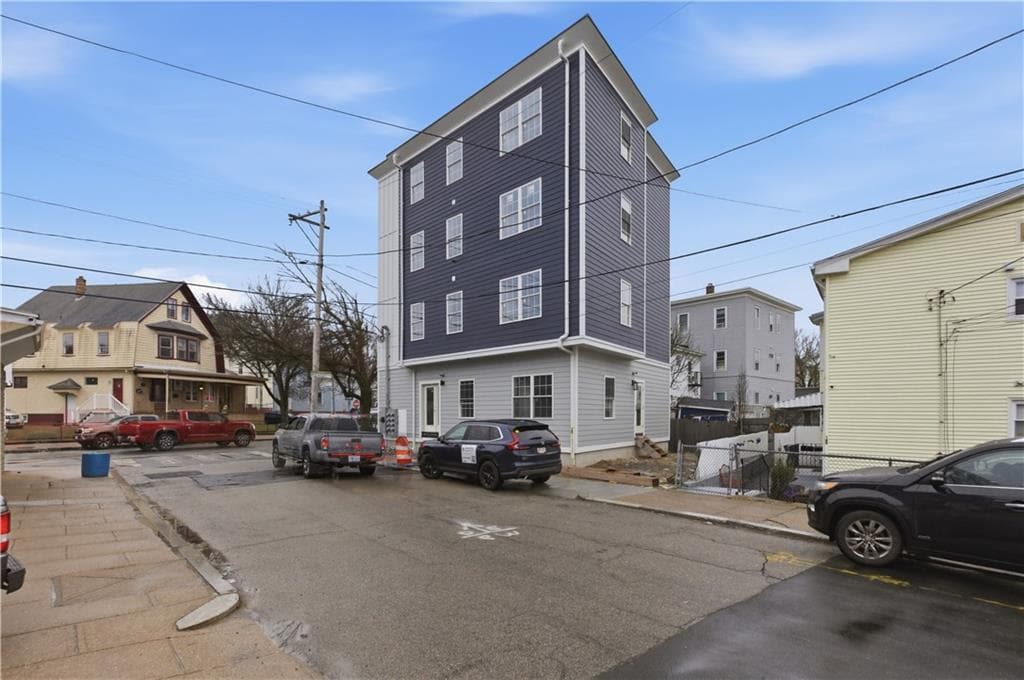 241 Pocasset Avenue photo 5