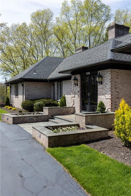 Single Family Residence at 136 White Birch Circle, Scituate, photo 17 of 47