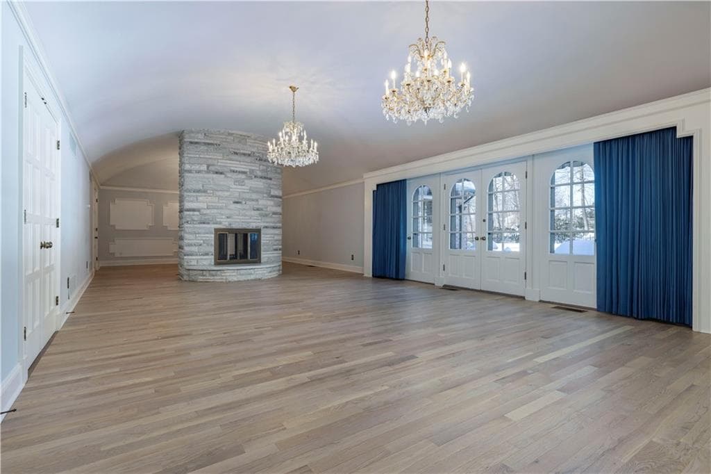 Single Family Residence at 136 White Birch Circle, Scituate, photo 7 of 47