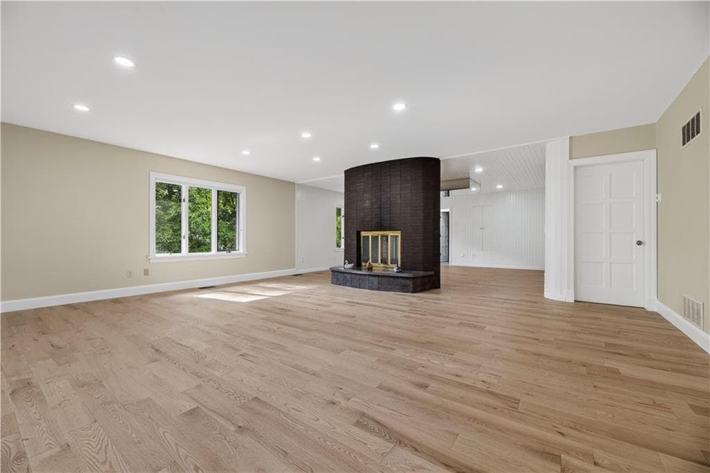 Single Family Residence at 136 White Birch Circle, Scituate, photo 20 of 47