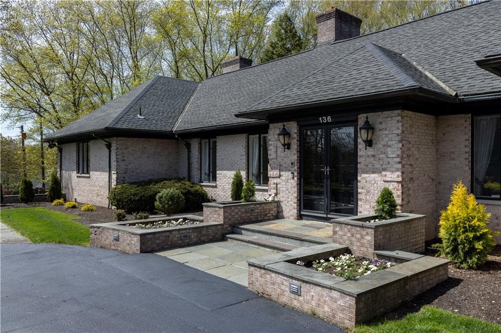 Single Family Residence at 136 White Birch Circle, Scituate, photo 14 of 47