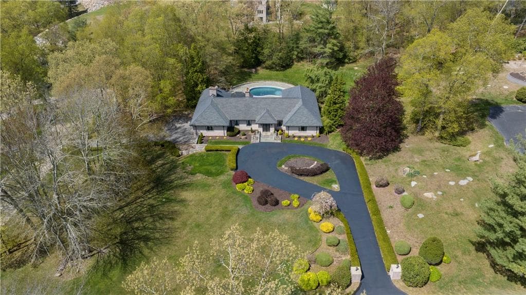 Single Family Residence at 136 White Birch Circle, Scituate, photo 15 of 47